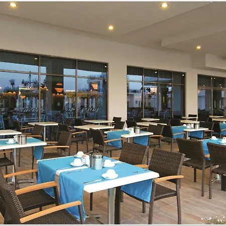 Üdülőközpont Commodore Elite & Ultra (adults Only) 5*