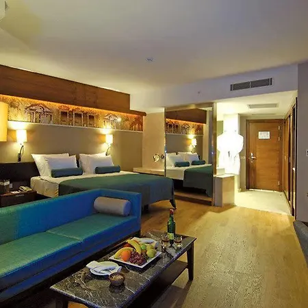 Commodore Elite & Ultra (adults Only) Üdülőközpont