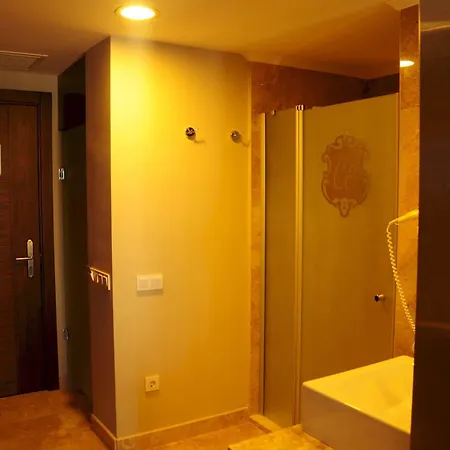 Commodore Elite & Ultra (adults Only) Üdülőközpont 5*
