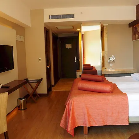 Üdülőközpont Commodore Elite & Ultra (adults Only)